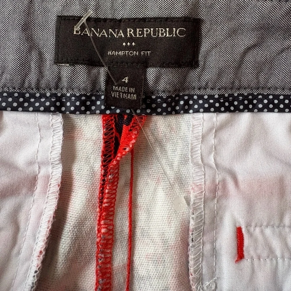 NEW, Babana Republic, Hampton Fit Shorts, Size 4, Red, White & Black - Picture 3 of 9